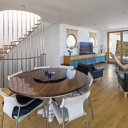 Sleeps 10 Pool Air Con Wifi Villa