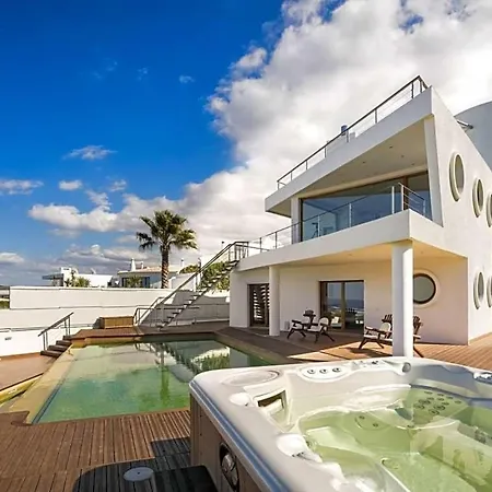 Villa Sleeps 10 Pool Air Con Wifi